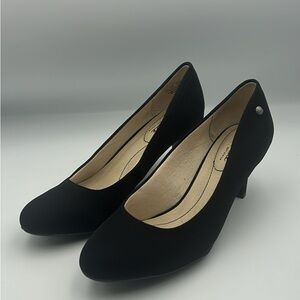 Life Stride Classic Black Heels